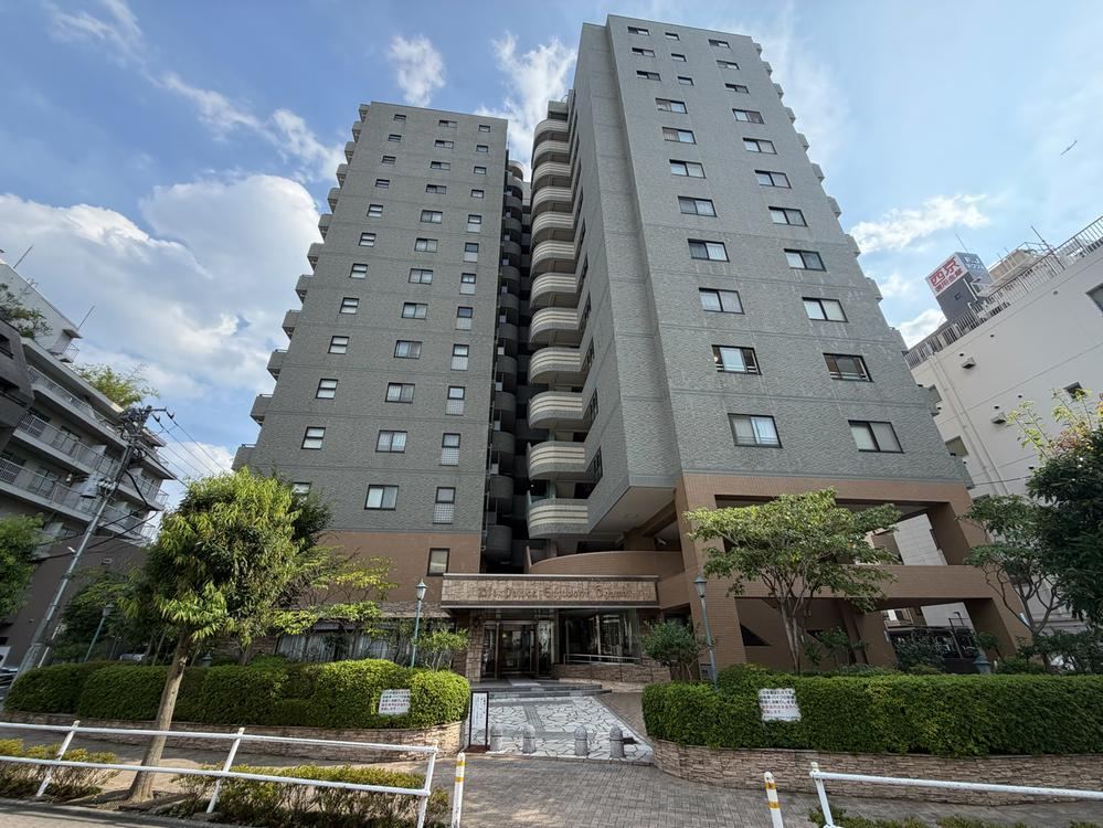 2LDK apartment in Itabashi Ward, Tokyo - Photo 1