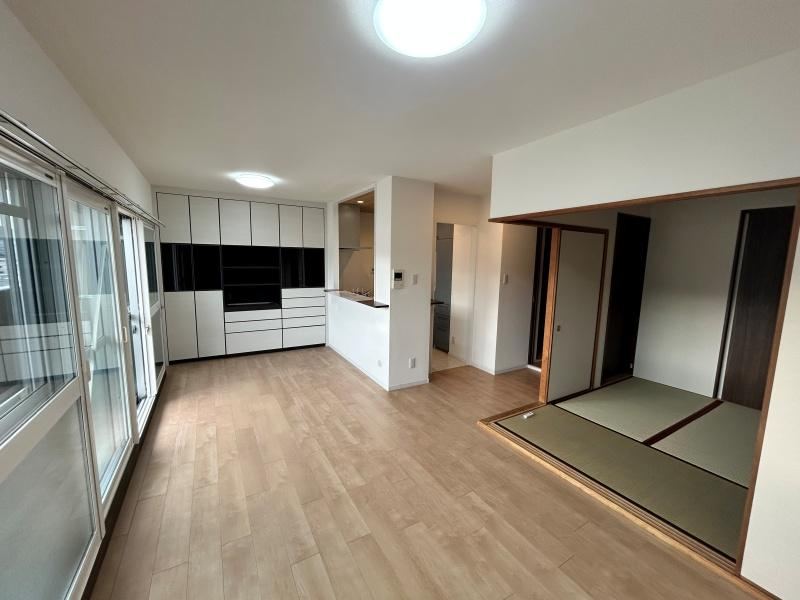 3LDK apartment in Asaminami Ward, Hiroshima - Photo 1