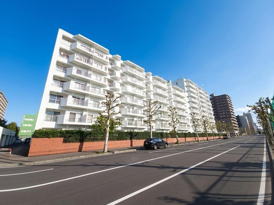 4LDK apartment in Chuo Ward, Sapporo, Hokkaido - Photo 1