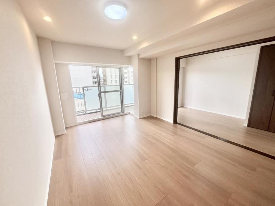 3LDK apartment in Nishiyodogawa Ward, Osaka - Photo 1