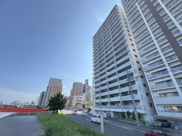 4LDK apartment in Naka Ward, Hiroshima - Photo 1