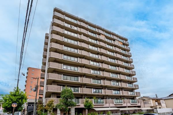 3LDK apartment in Suita, Osaka - Photo 1
