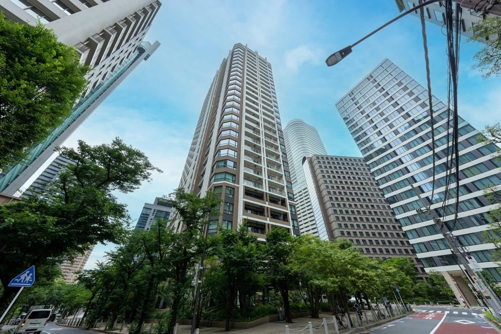 3LDK apartment in Minato Ward, Tokyo - Photo 1