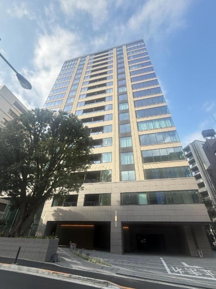 2LDK apartment in Chiyoda Ward, Tokyo - Photo 1