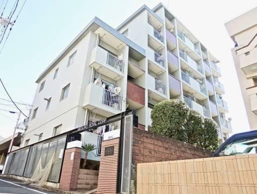2LDK apartment in Meguro Ward, Tokyo - Photo 1