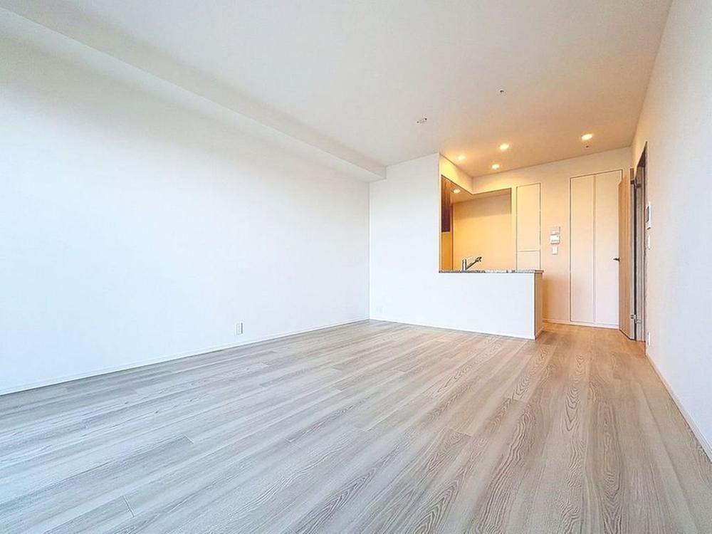 3LDK apartment in Mihama Ward, Chiba - Photo 1