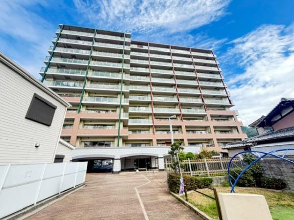 3LDK apartment in Higashiosaka, Osaka - Photo 1