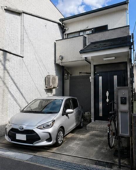 3DK house in Higashiosaka, Osaka - Photo 1