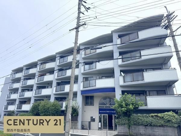 4LDK apartment in Yamatotakada, Nara - Photo 1