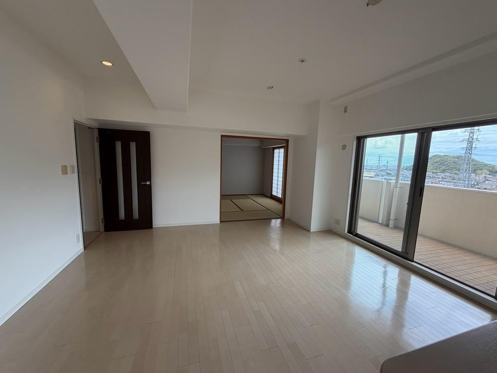 3LDK apartment in Himeji, Hyogo - Photo 1