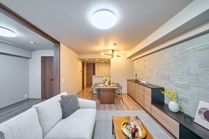2LDK+S apartment in Shinjuku Ward, Tokyo - Photo 1