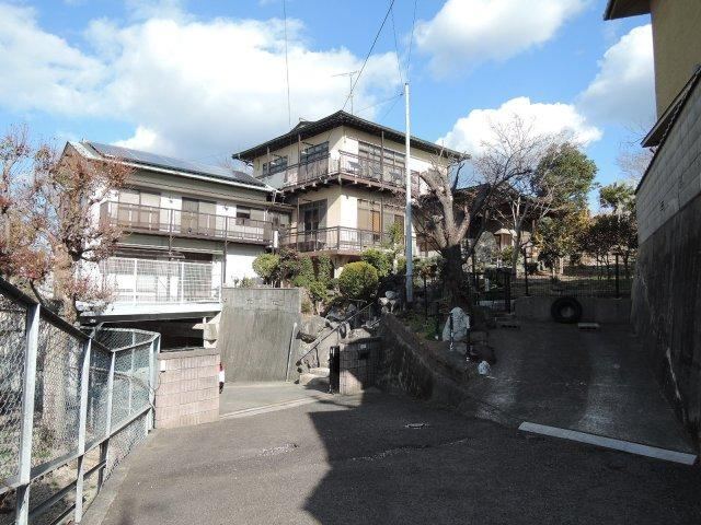 9LDK house in Matsuyama, Ehime - Photo 1