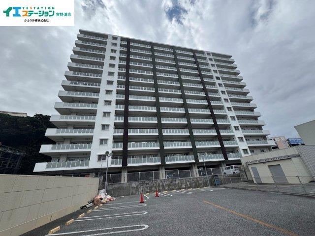 2LDK apartment in Urasoe, Okinawa - Photo 1