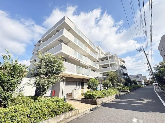 4LDK apartment in Nishitokyo, Tokyo - Photo 1