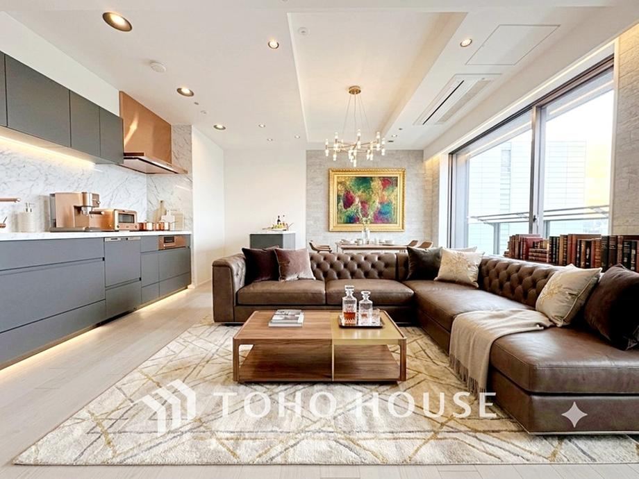 2LDK apartment in Minato Ward, Tokyo - Photo 1