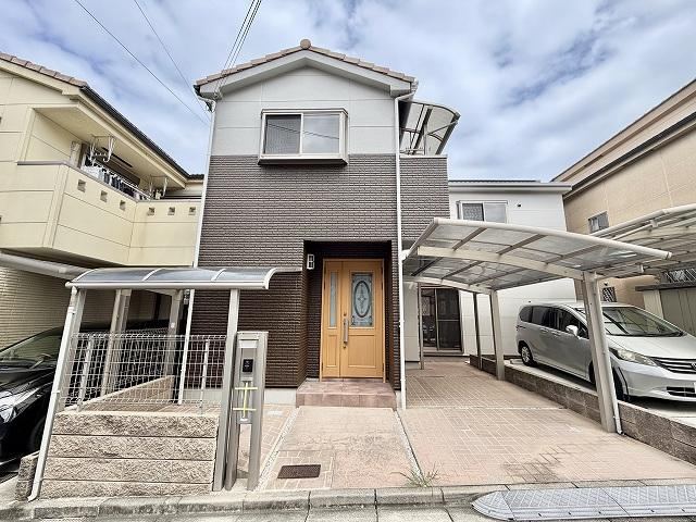 4LDK house in Suita, Osaka - Photo 1