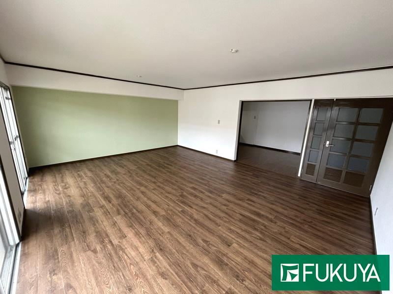 4LDK apartment in Hirakata, Osaka - Photo 1