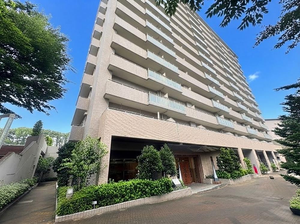2LDK+S apartment in Aoba Ward, Sendai, Miyagi - Photo 1