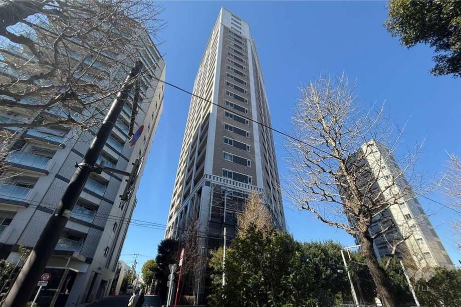 2LDK apartment in Shinjuku Ward, Tokyo - Photo 1