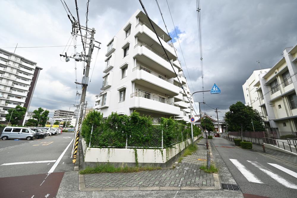 2LDK apartment in Yodogawa Ward, Osaka - Photo 1