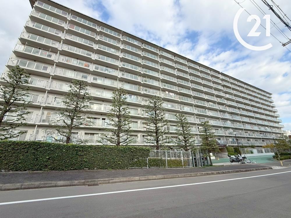 3LDK apartment in Nishiyodogawa Ward, Osaka - Photo 1