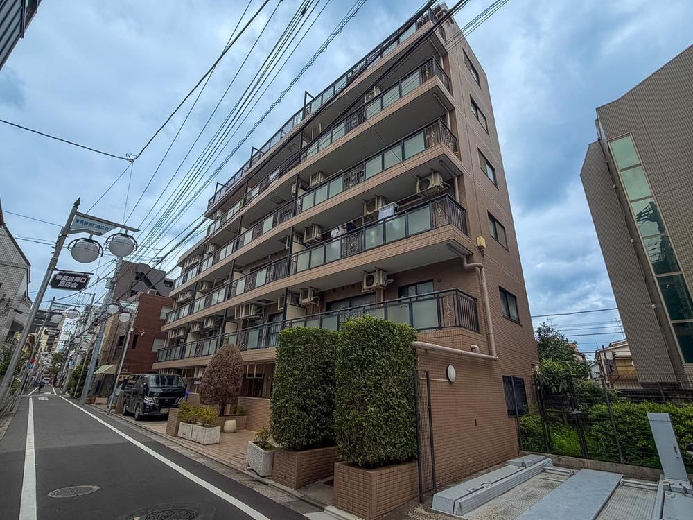 2LDK apartment in Toshima Ward, Tokyo - Photo 1