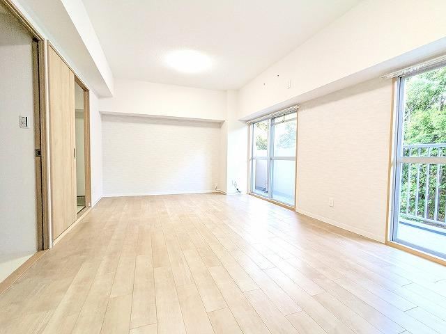 3LDK apartment in Hirakata, Osaka - Photo 1