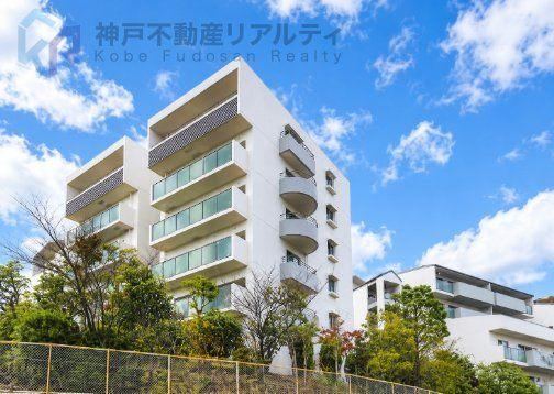 3LDK apartment in Ashiya, Hyogo - Photo 1