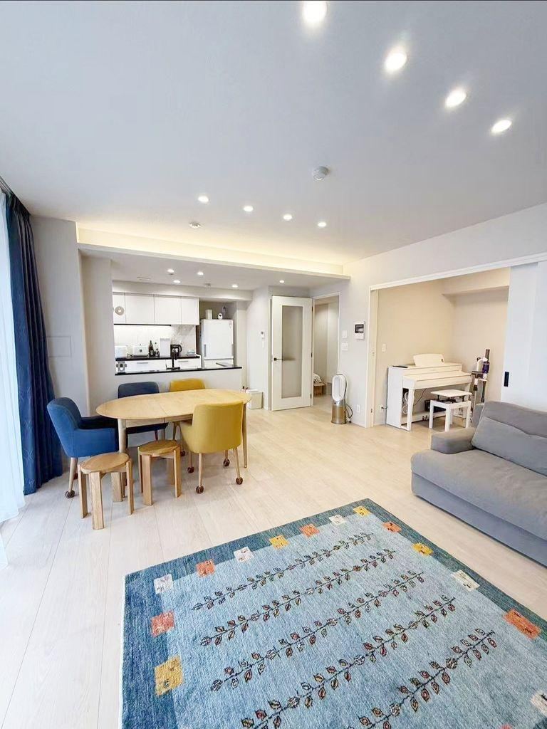 3LDK apartment in Shibuya Ward, Tokyo - Photo 1