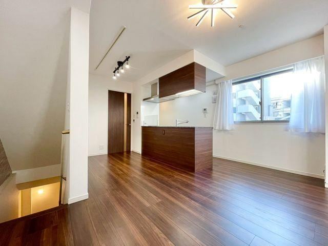2LDK apartment in Shibuya Ward, Tokyo - Photo 1