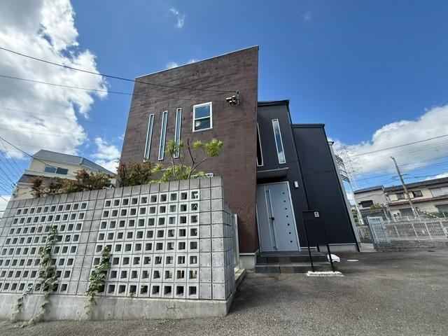 6LDK house in Takarazuka, Hyogo - Photo 1