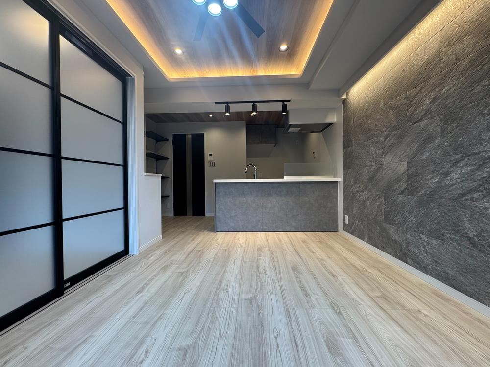 2LDK apartment in Shinjuku Ward, Tokyo - Photo 1