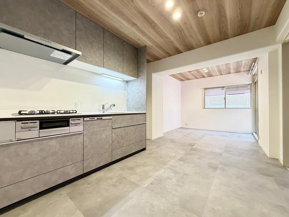 2LDK apartment in Itami, Hyogo - Photo 1