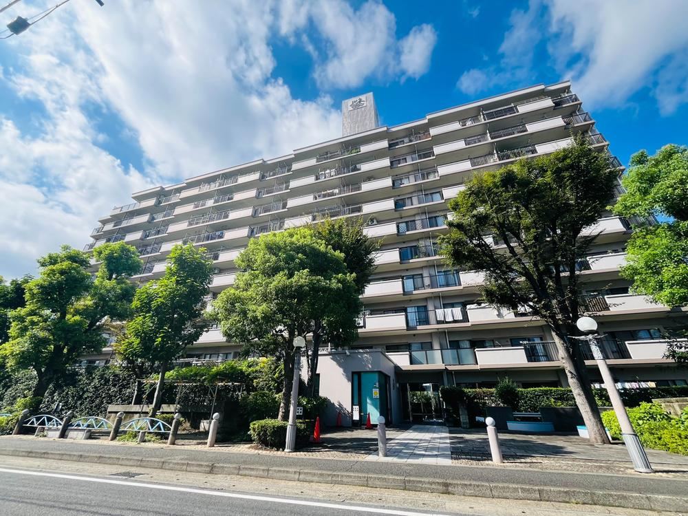 4LDK apartment in Soka, Saitama - Photo 1