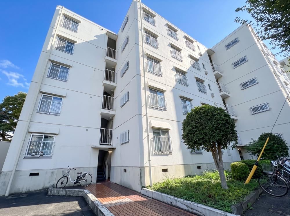 3LDK apartment in Fuchu, Tokyo - Photo 1