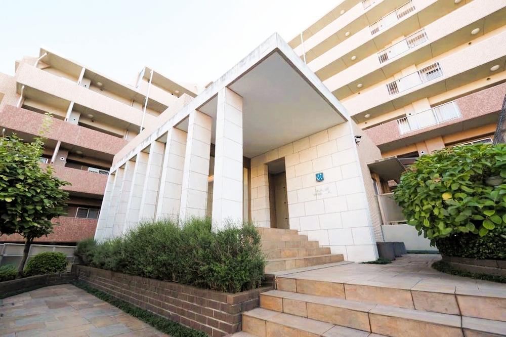 2LDK apartment in Shinagawa Ward, Tokyo - Photo 1