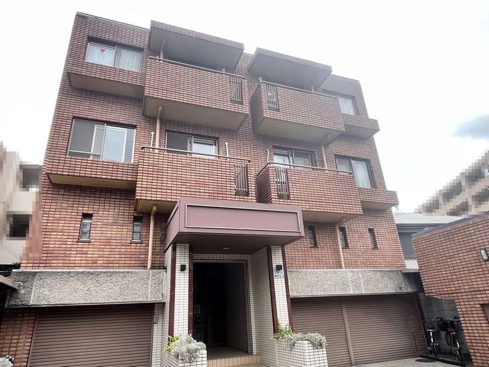 4LDK apartment in Higashinada Ward, Kobe, Hyogo - Photo 1