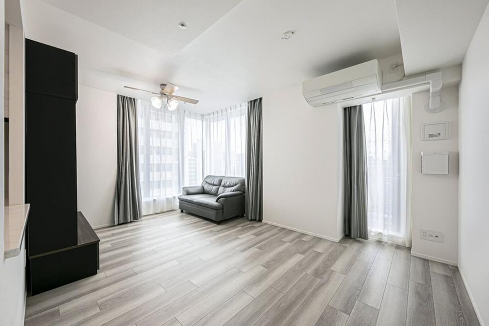 2LDK apartment in Nishi Ward, Osaka - Photo 1