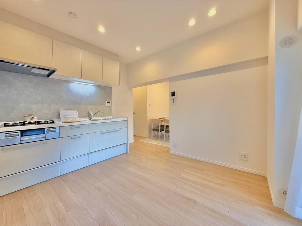 2LDK apartment in Shinjuku Ward, Tokyo - Photo 1