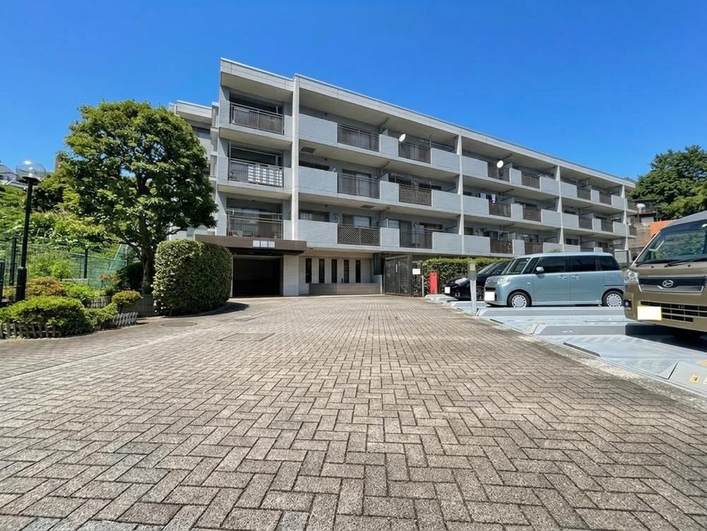 3LDK apartment in Minami Ward, Yokohama, Kanagawa - Photo 1