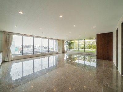 4LDK+S apartment in Meguro Ward, Tokyo - Photo 1