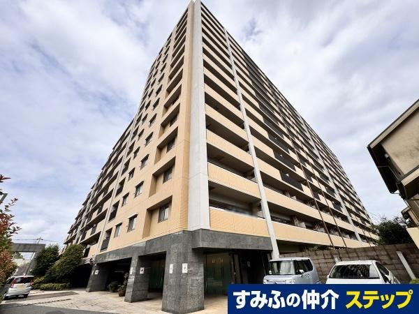 2LDK apartment in Kashiwa, Chiba - Photo 1