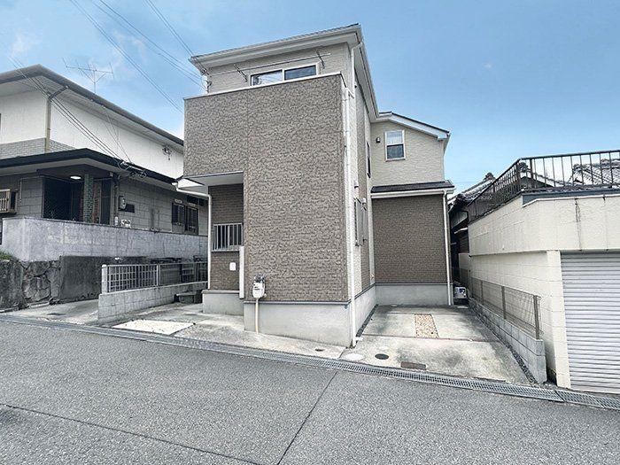 3LDK house in Tarumi Ward, Kobe, Hyogo - Photo 1