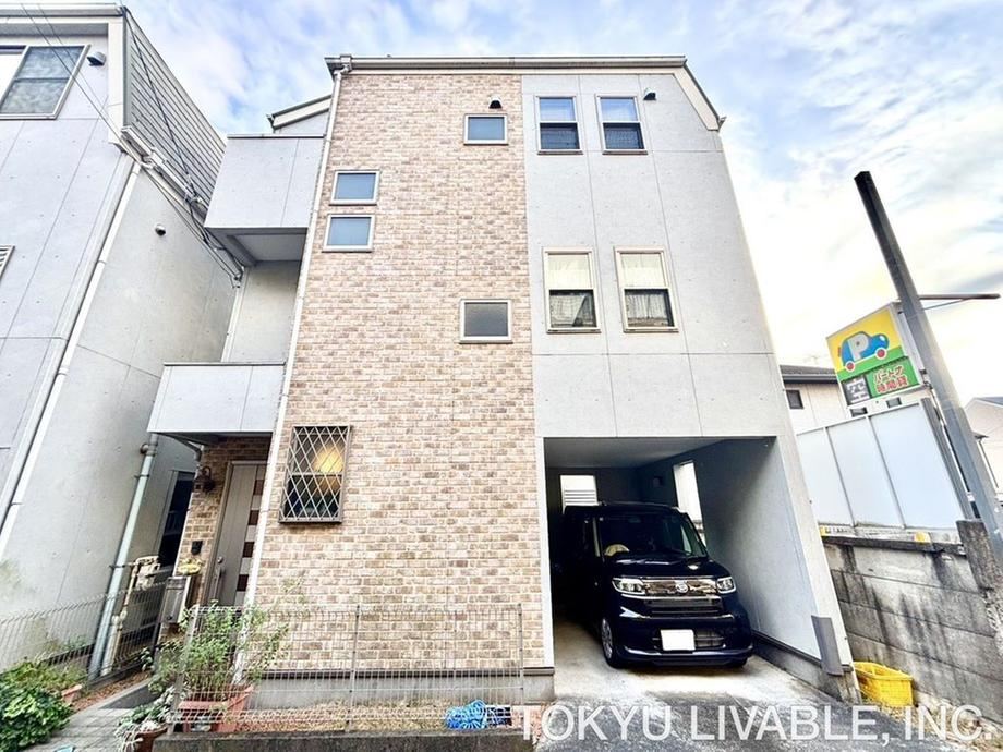 3LDK house in Chofu, Tokyo - Photo 1