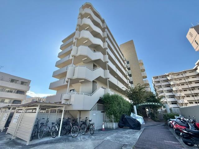 3LDK apartment in Yamashina Ward, Kyoto - Photo 1
