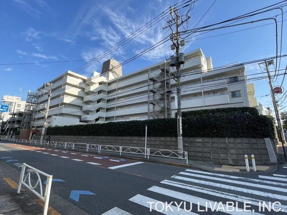 4LDK apartment in Setagaya Ward, Tokyo - Photo 1