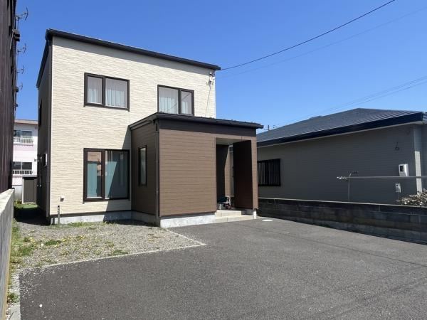 4LDK house in Tomakomai, Hokkaido - Photo 1