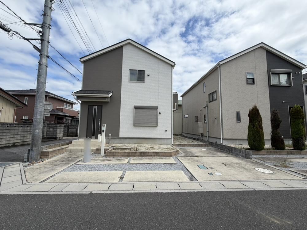 4LDK+S house in Kazo, Saitama - Photo 1