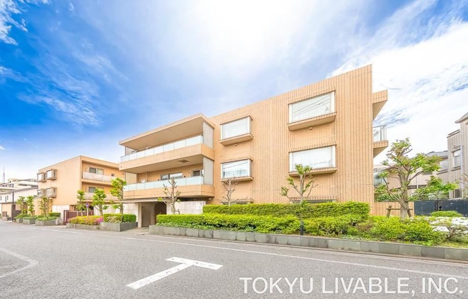 2LDK apartment in Setagaya Ward, Tokyo - Photo 1