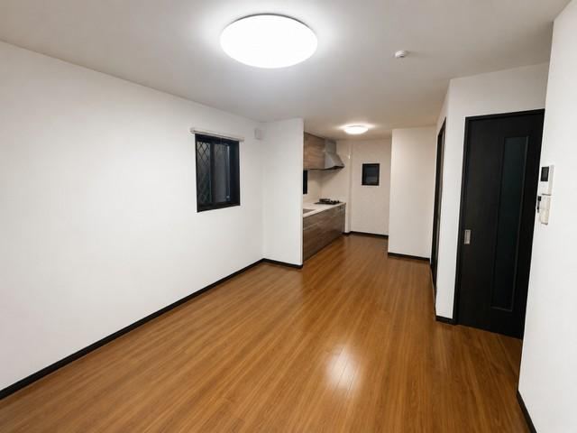 3LDK house in Akishima, Tokyo - Photo 1
